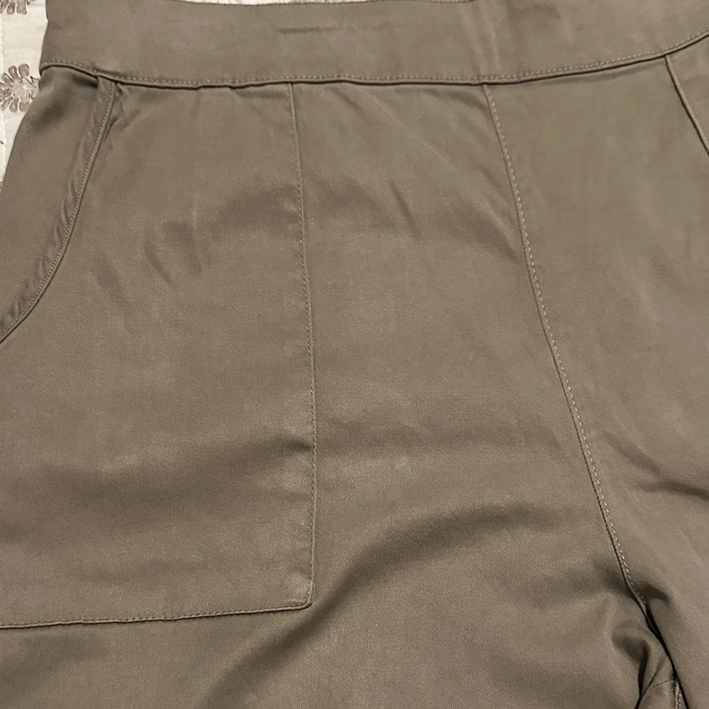 C&C California Army Green Wide Leg Pants - Picture 2 of 5